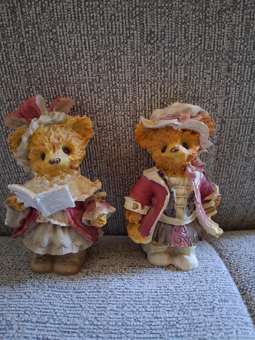 Vintage  Bear Figurine Pair in Great Condition